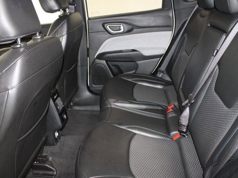 Used 2024 Jeep Compass Latitude AWD/4WD image 22