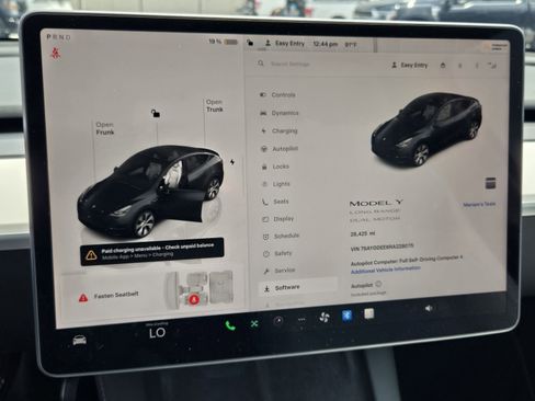Used 2024 Tesla Model Y Long Range AWD/4WD image 17