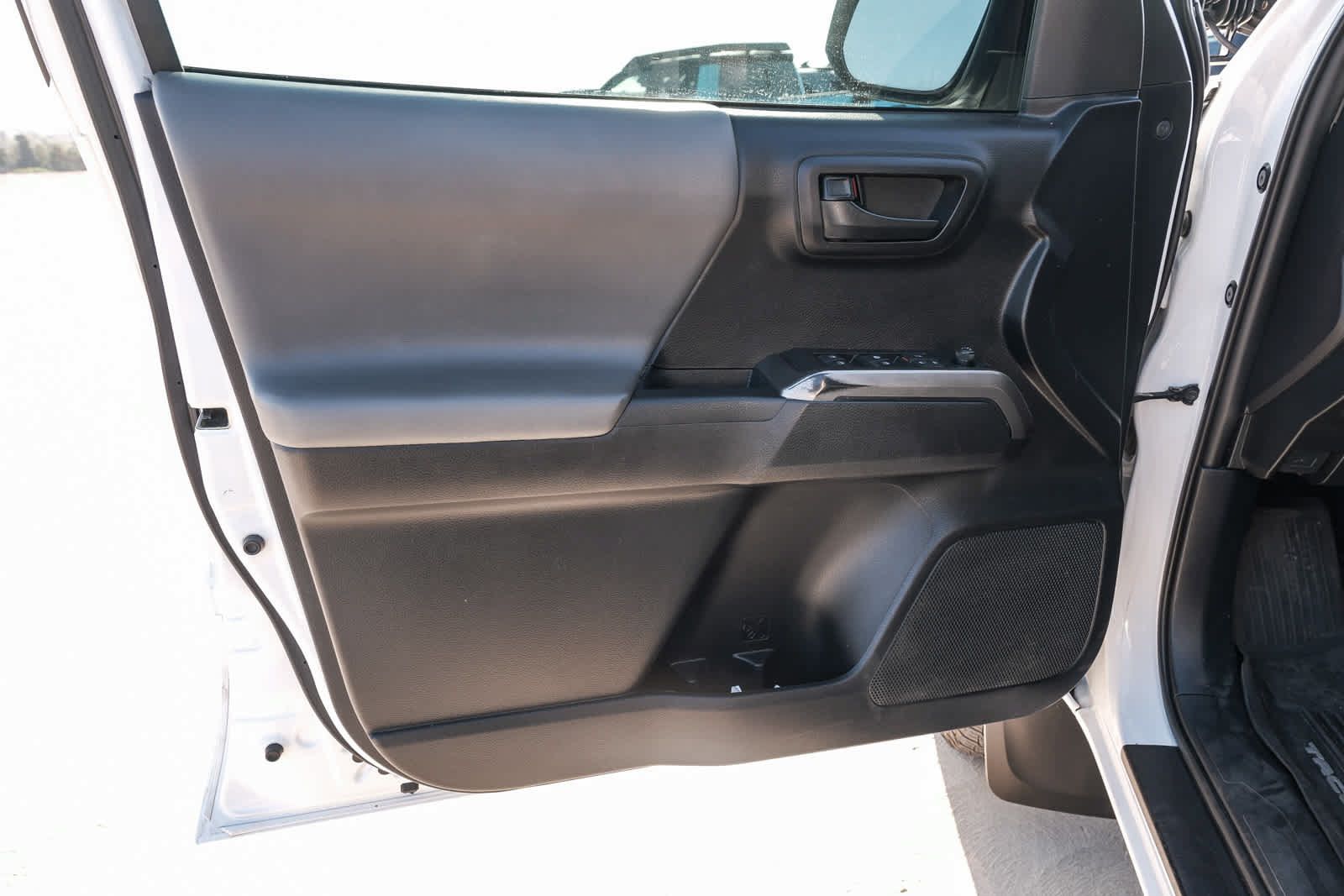 Used 2019 Toyota Tacoma SR5 RWD image 23
