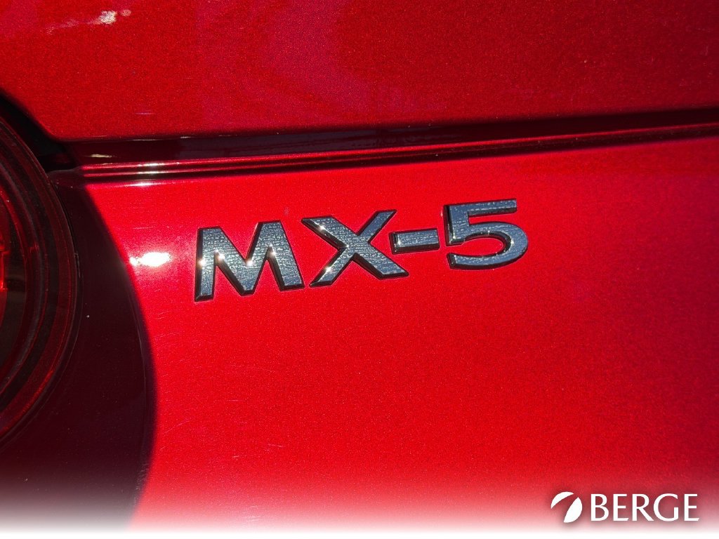 Used 2022 MAZDA MX-5 Miata Grand Touring RWD image 14