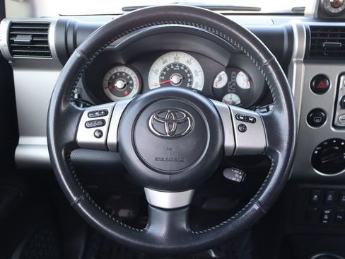 Used 2012 Toyota FJ Cruiser 4WD w/ Upgrade Pkg image 18