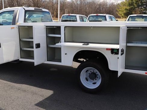 Used 2024 Ford F550 4x4 Regular Cab Super Duty image 7