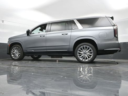 Used 2023 Cadillac Escalade ESV Premium Luxury image 53