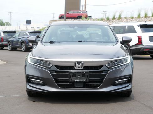 Used 2019 Honda Accord Touring image 3