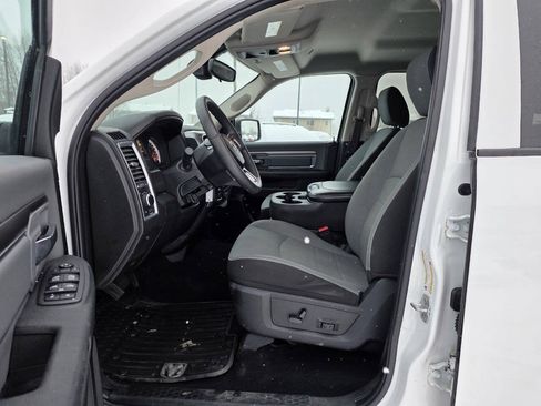 Used 2022 RAM 1500 Classic SLT w/ Protection Group AWD/4WD image 16