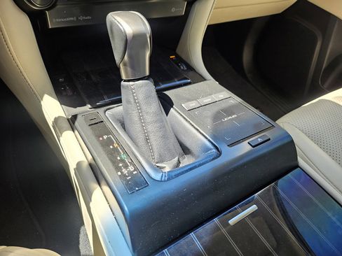 Used 2023 Lexus GX 460 Luxury w/ Sport Design Package AWD/4WD image 14