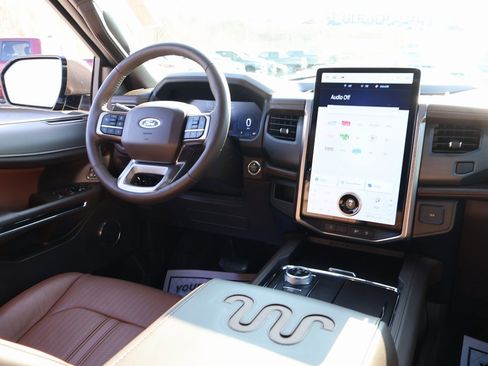 Used 2024 Ford Expedition King Ranch image 14