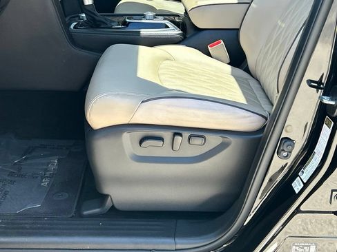 Certified 2024 Nissan Armada Platinum w/ Cargo Package AWD/4WD image 18