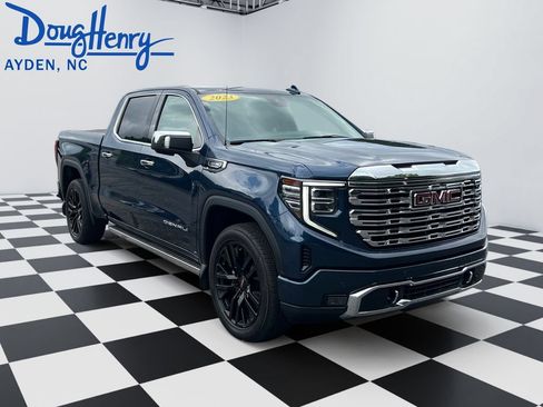Used 2023 GMC Sierra 1500 Denali w/ Denali Reserve Package AWD/4WD image 7