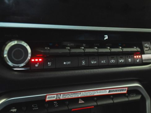 Used 2025 Toyota Tundra Platinum image 27