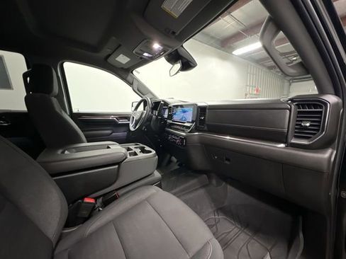 Certified 2024 Chevrolet Silverado 1500 LT w/ Z71 Off-Road Package image 28