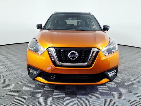 Used 2019 Nissan Kicks SR w/ SR Premium Package FWD image 2
