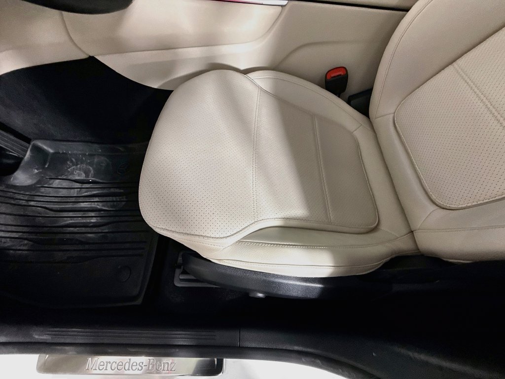 Used 2023 Mercedes-Benz GLC 300 4MATIC image 18