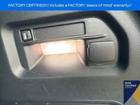 Used 2023 Ford Explorer XLT w/ Equipment Group 202A AWD/4WD image 15