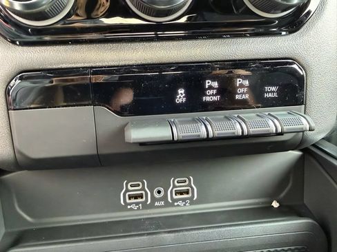 New 2026 RAM 1500 Express AWD/4WD image 23