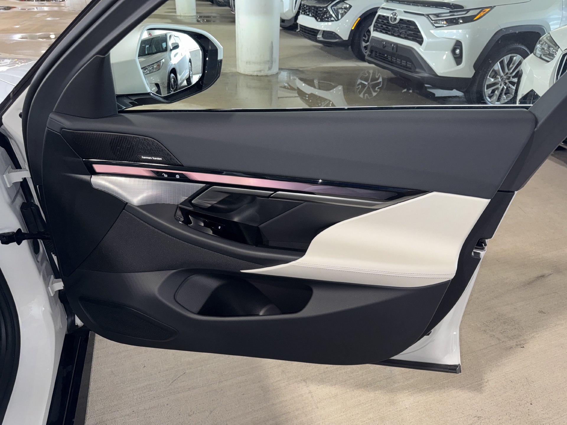 Used 2026 BMW i5 eDrive40 RWD image 8