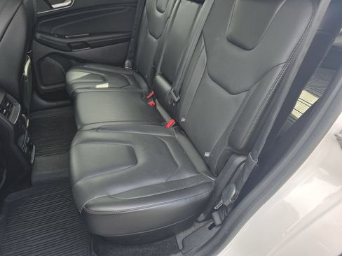 Used 2017 Ford Edge Titanium w/ Equipment Group 302A AWD/4WD image 13