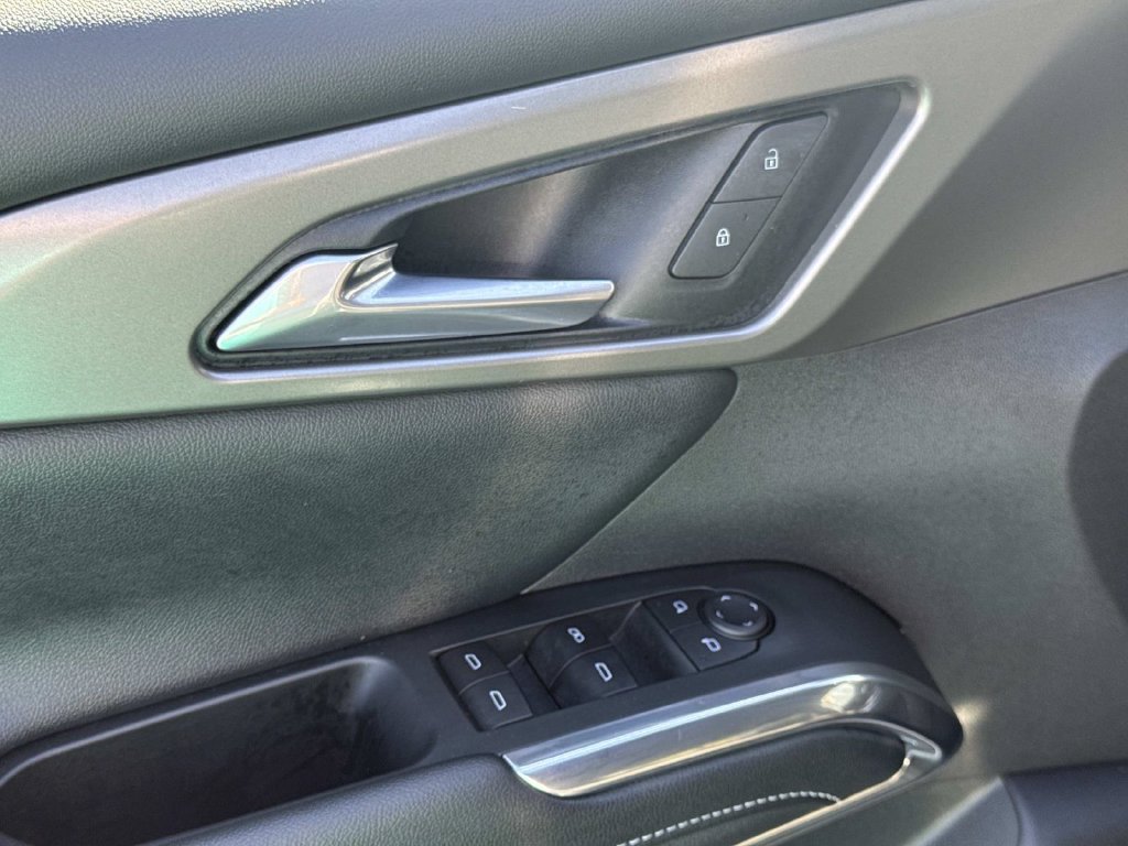 Used 2025 Chevrolet Traverse LT w/ Enhanced Driving Package FWD image 19