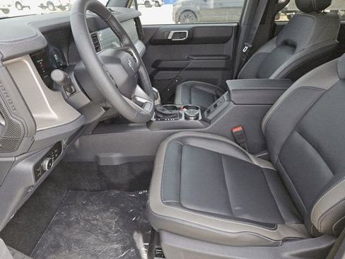 New 2025 Ford Bronco Outer Banks AWD/4WD image 25