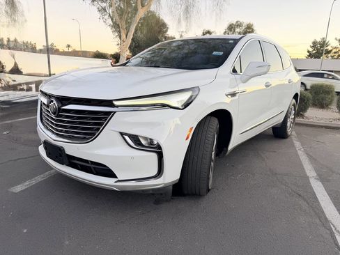 Used 2022 Buick Enclave Premium image 4