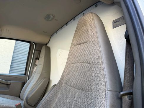 Used 2019 Chevrolet Express 3500 w/ Driver Convenience Package RWD image 13