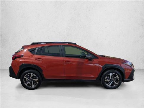 Used 2024 Subaru Crosstrek 2.0i Premium w/ Crosstrek Mirror Package AWD/4WD image 4