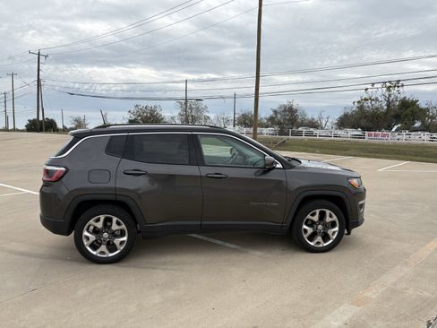Used 2018 Jeep Compass Limited w/ Navigation Group image 5