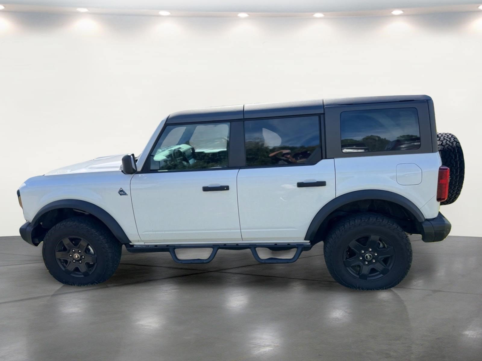 Used 2024 Ford Bronco Black Diamond AWD/4WD image 9