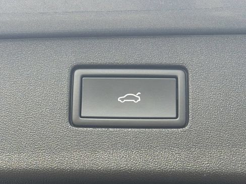 Certified 2025 Volkswagen Tiguan SE R-Line AWD/4WD image 28