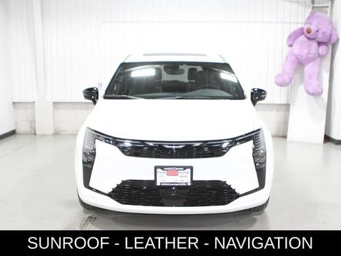 New 2027 Chrysler Pacifica Limited AWD/4WD image 2