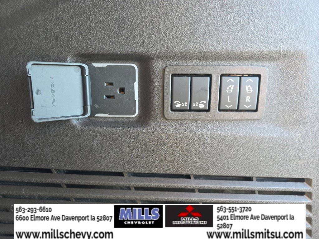 Used 2023 GMC Yukon XL SLT w/ SLT Premium Package AWD/4WD image 26