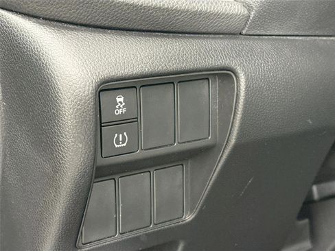 Used 2017 Honda CR-V LX image 14