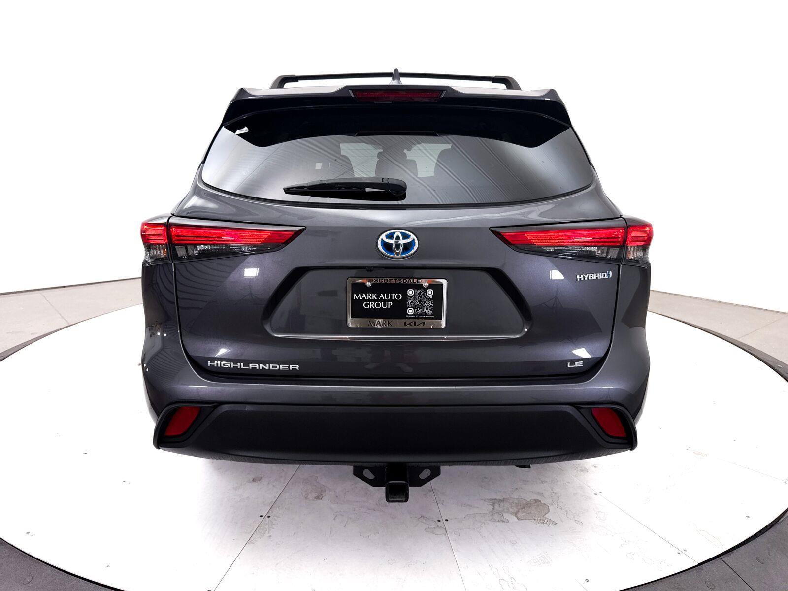 Used 2021 Toyota Highlander LE FWD image 18