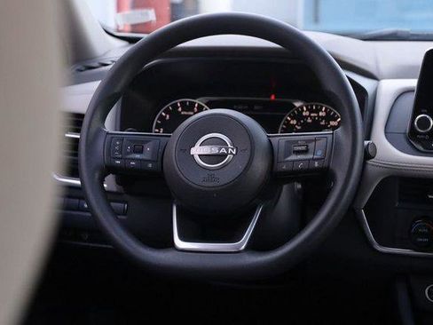 Used 2023 Nissan Rogue SV image 25