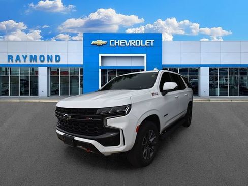 Used 2023 Chevrolet Tahoe Z71 w/ Luxury Package AWD/4WD image 5