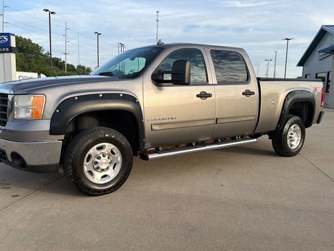 Used 2008 GMC Sierra 2500 SLE w/ SLE2 Preferred Package AWD/4WD image 5