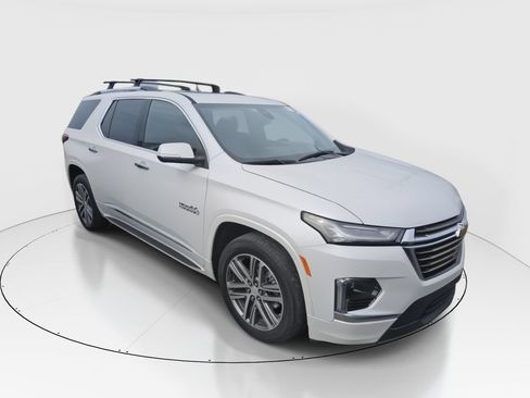 Used 2023 Chevrolet Traverse High Country w/ LPO, 'HIT The Road' Package FWD image 1