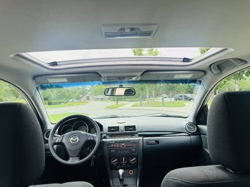 Used 2009 MAZDA MAZDA3 i Touring Value FWD image 8