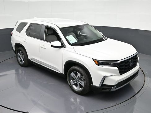 Used 2025 Honda Pilot EX-L image 26