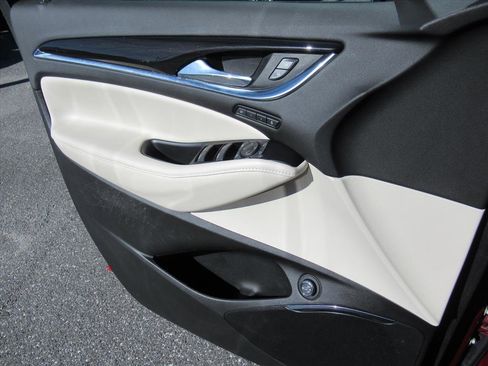 Used 2023 Buick Enclave Premium image 24