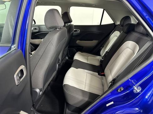Certified 2024 Hyundai Venue SEL image 25