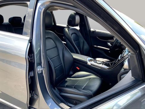 Used 2017 Mercedes-Benz C 300 Sedan image 9