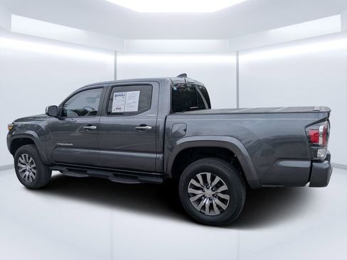 Used 2022 Toyota Tacoma Limited AWD/4WD image 4