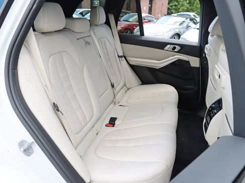 Used 2019 BMW X5 xDrive40i w/ M Sport Package AWD/4WD image 34