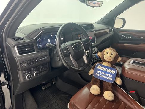 Used 2023 GMC Yukon Denali Ultimate image 9
