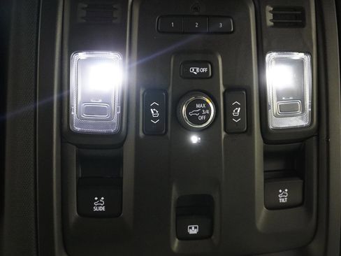 Used 2024 Chevrolet Tahoe Z71 w/ Luxury Package image 28