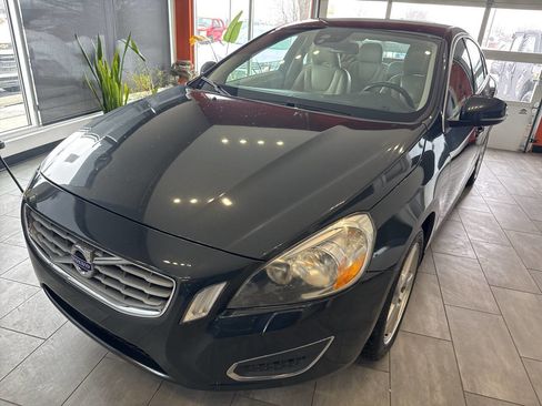 Used 2012 Volvo S60 T5 w/ Climate Pkg image 5