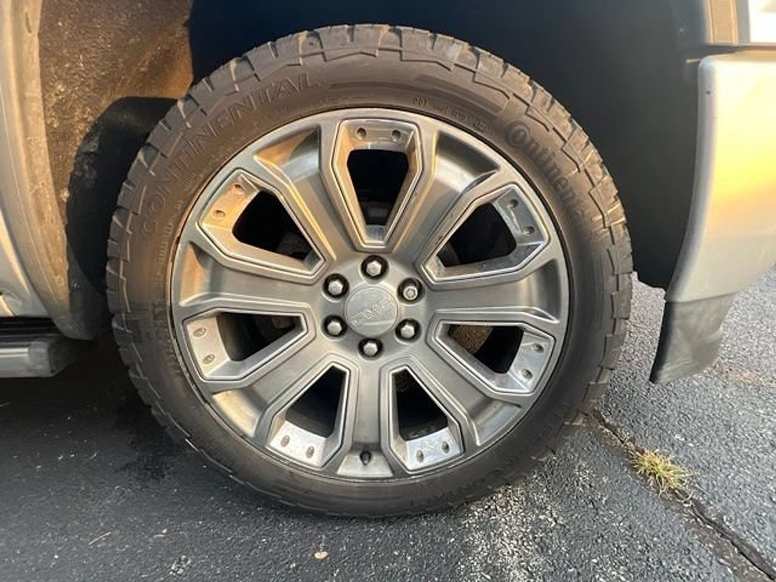 Used 2018 GMC Sierra 1500 Denali w/ Denali Ultimate Package AWD/4WD image 24