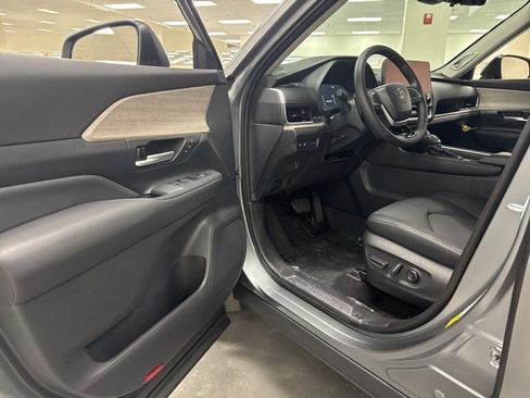 New 2026 Toyota Grand Highlander Platinum image 35