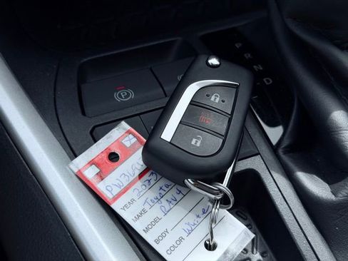 Used 2023 Toyota RAV4 LE AWD/4WD image 39